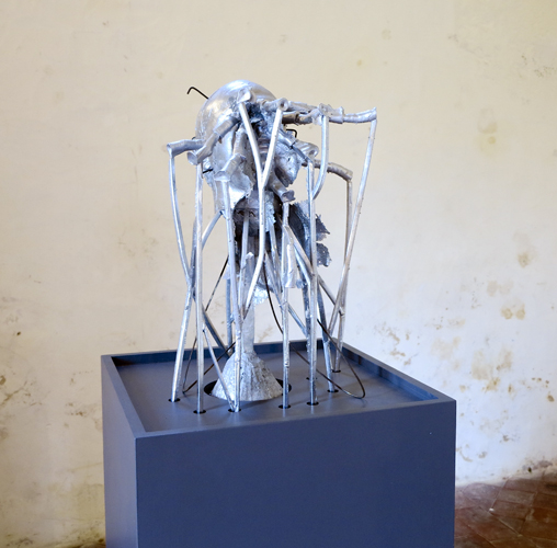 ALUMINÉ, 2013, aluminium, inox, socle en bois, 164 X 52 X 52 cm